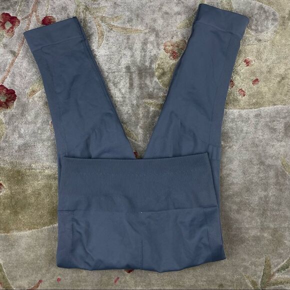 Womens Lululemon Zone In Cropped Leggings - Picture 3 of 4